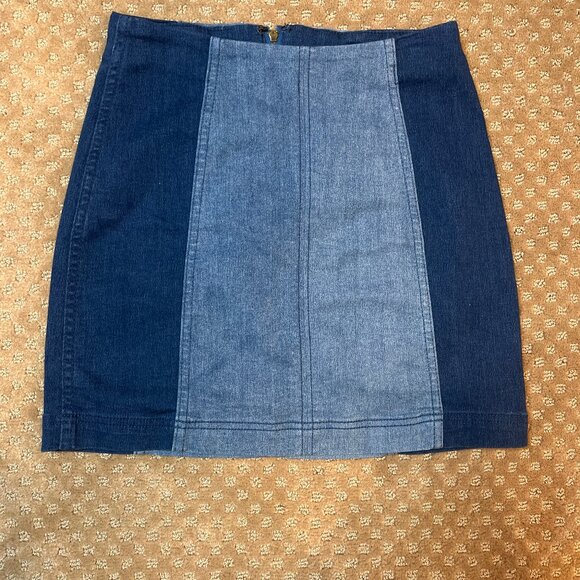 Free People Patchwork Denim SZ 4 Mini Skirt Stretchy y2k Hannah Montana 90s - Picture 3 of 10